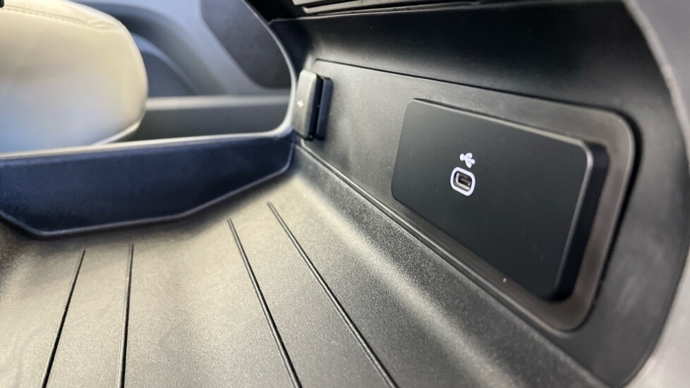 Used Land Rover Defender 2025 for sale - 76966597: Photo 68