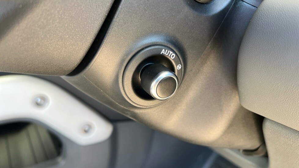 Used Land Rover Defender 2025 for sale - 76966597: Photo 73