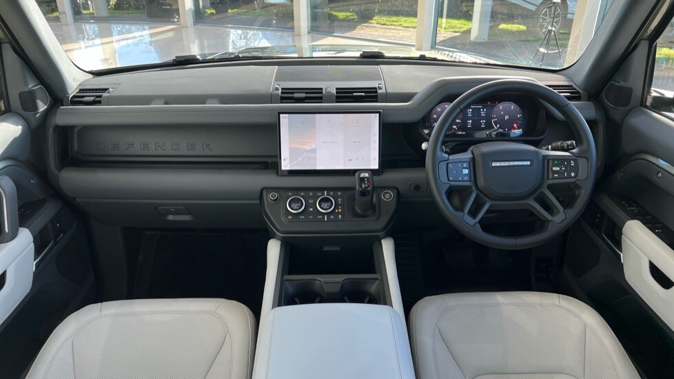 Used Land Rover Defender 2025 for sale - 76966597: Photo 9