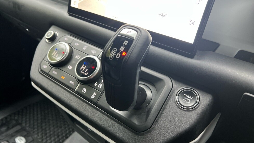 Used Land Rover Defender 2024 for sale - 76161450: Photo 13