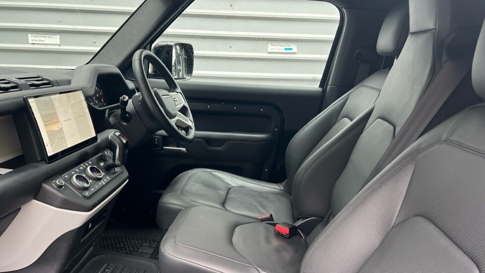 Used Land Rover Defender 2024 for sale - 76161450: Photo 3