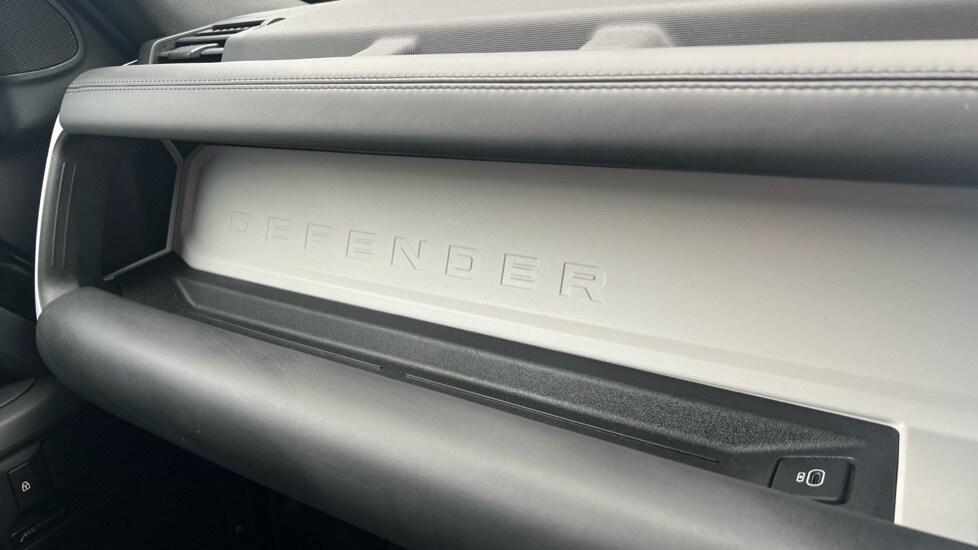 Used Land Rover Defender 2024 for sale - 76161450: Photo 35