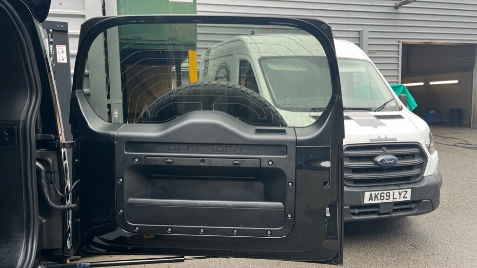 Used Land Rover Defender 2024 for sale - 76161450: Photo 36