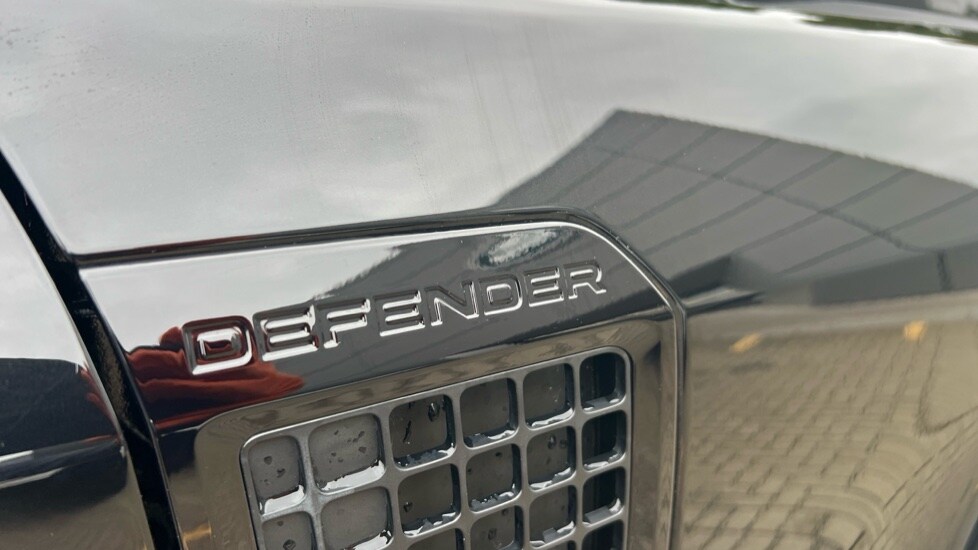 Used Land Rover Defender 2024 for sale - 76161450: Photo 38