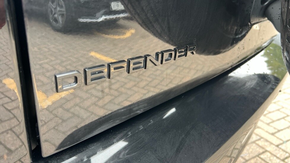 Used Land Rover Defender 2024 for sale - 76161450: Photo 44