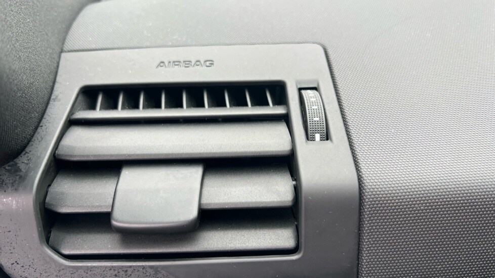Used Land Rover Defender 2024 for sale - 76161450: Photo 49
