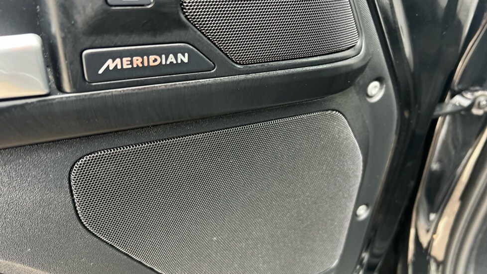 Used Land Rover Defender 2024 for sale - 76161450: Photo 50