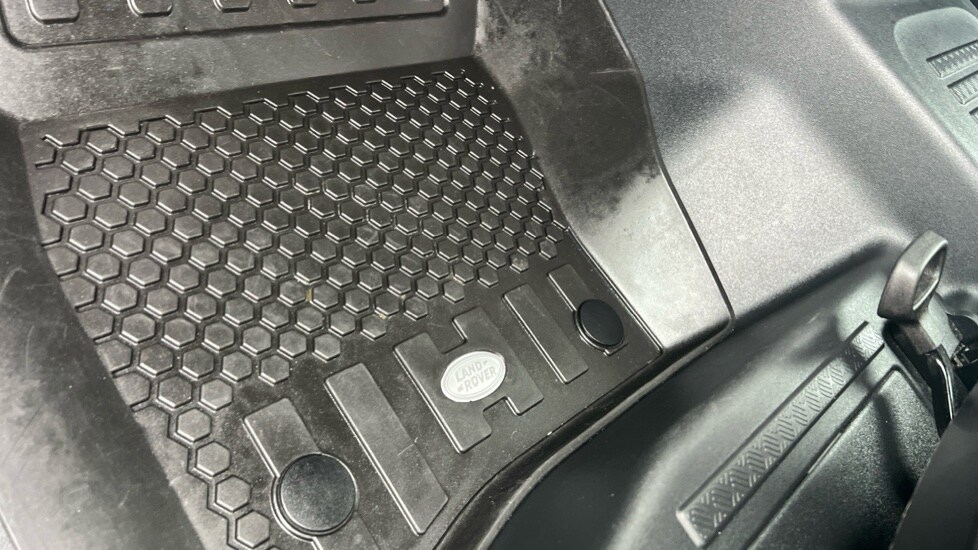 Used Land Rover Defender 2024 for sale - 76161450: Photo 53