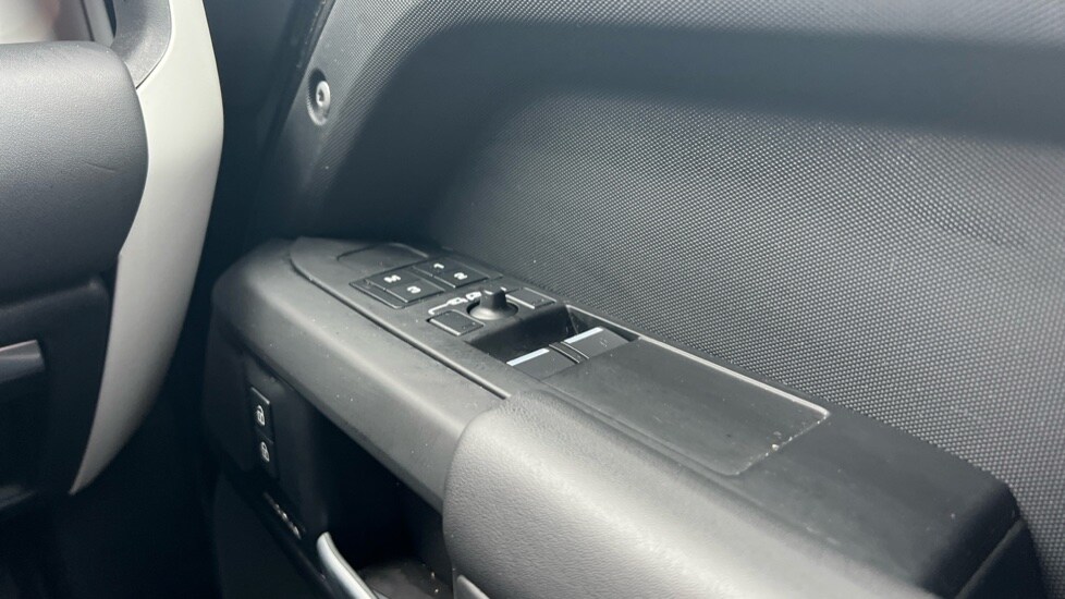 Used Land Rover Defender 2024 for sale - 76161450: Photo 55