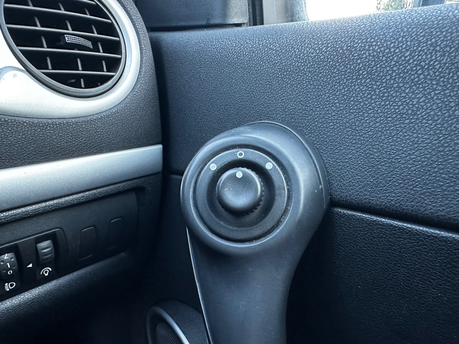 Used Renault Clio 2006 for sale - 77448173: Photo 28