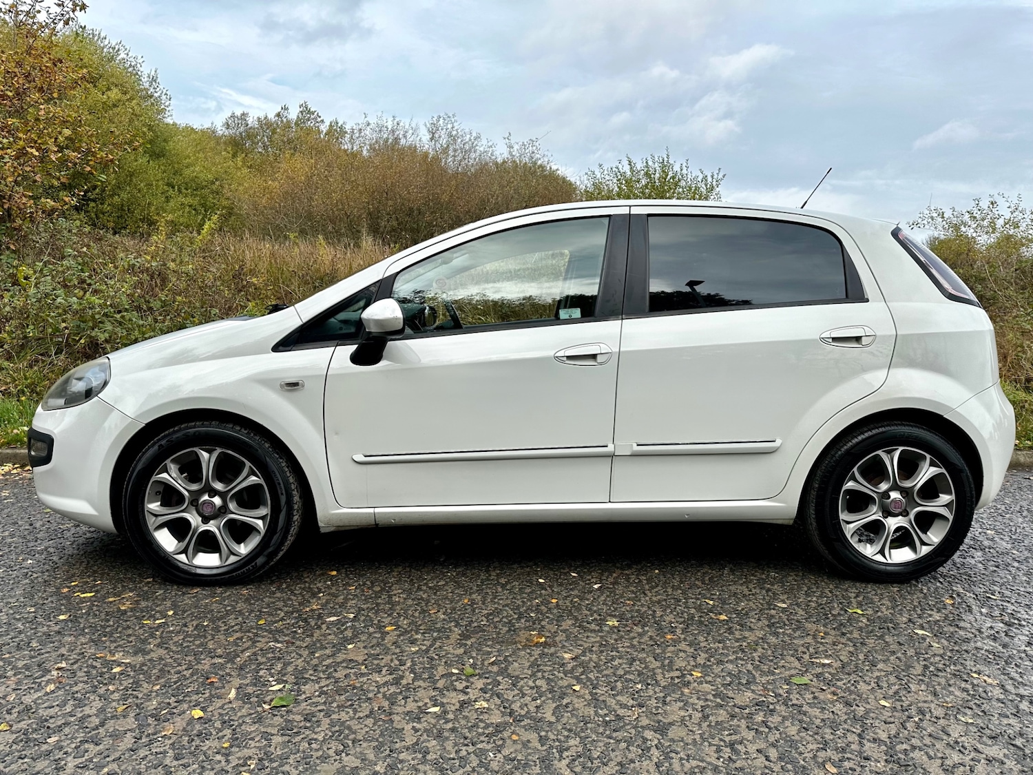 Used Fiat Punto Evo 2010 for sale - 76461892: Photo 2