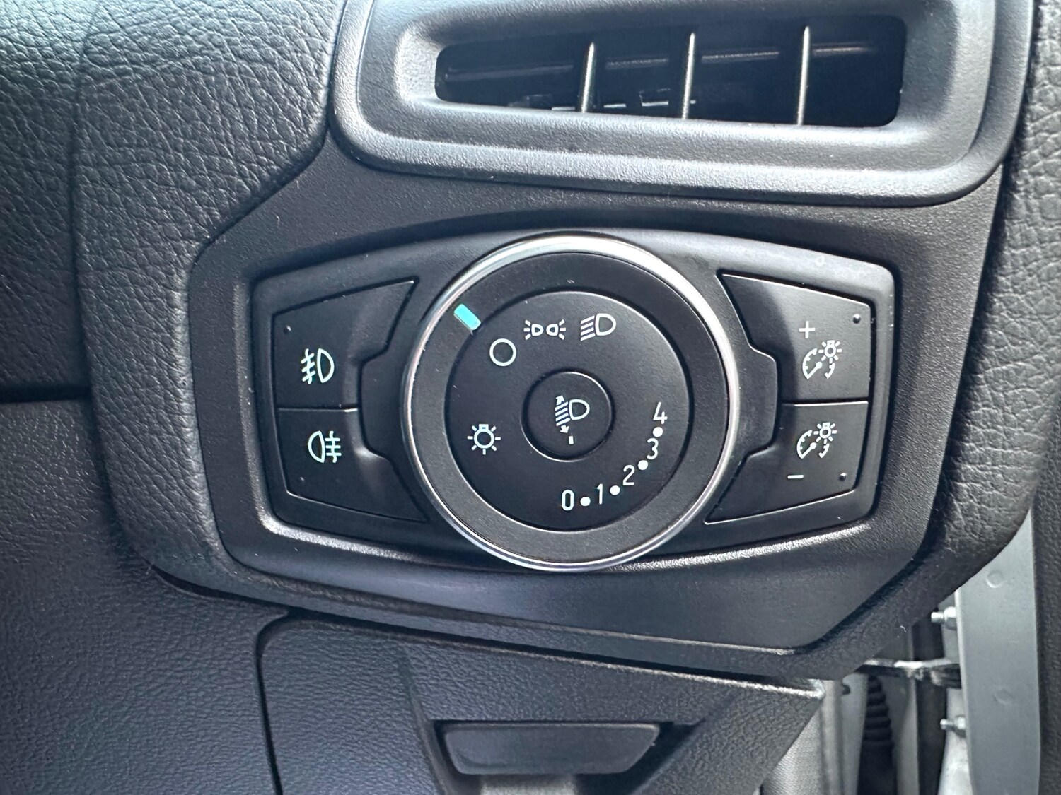 Used Ford Focus 2015 for sale - 78183093: Photo 32