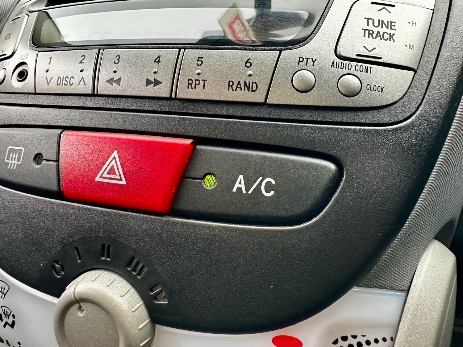 Used Toyota AYGO 2009 for sale - 76482842: Photo 19