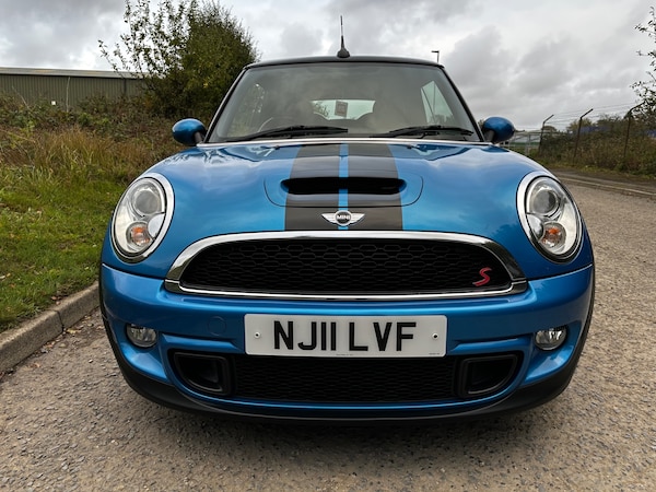 Used MINI Convertible 2011 for sale - 76226146: Photo 11