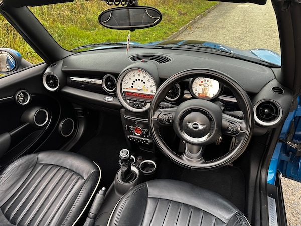 Used MINI Convertible 2011 for sale - 76226146: Photo 12