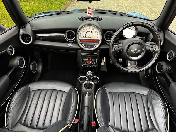 Used MINI Convertible 2011 for sale - 76226146: Photo 13