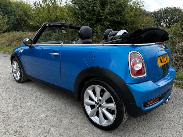 Used MINI Convertible 2011 for sale - 76226146: Photo 16