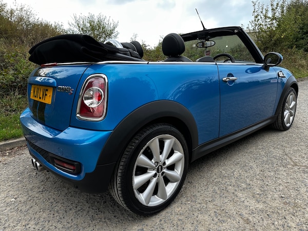 Used MINI Convertible 2011 for sale - 76226146: Photo 17