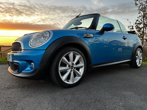 Used MINI Convertible 2011 for sale - 76226146: Photo 1