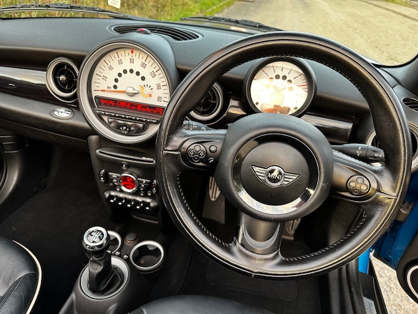 Used MINI Convertible 2011 for sale - 76226146: Photo 22