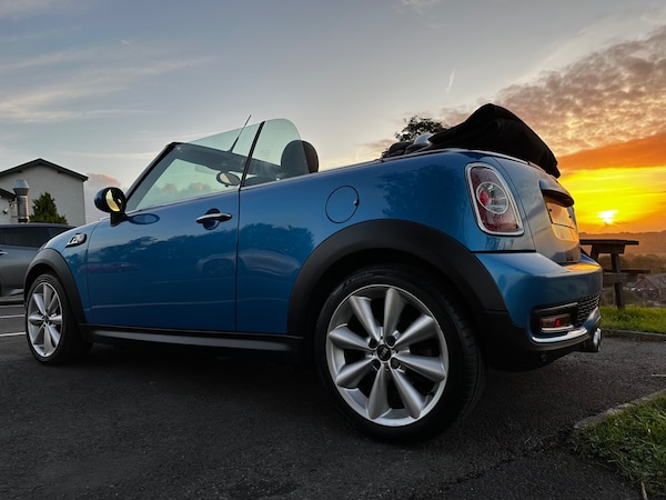 Used MINI Convertible 2011 for sale - 76226146: Photo 2