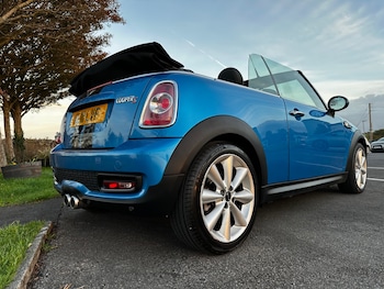 Used MINI Convertible 2011 for sale - 76226146: Photo 3