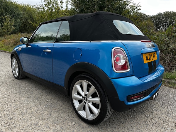 Used MINI Convertible 2011 for sale - 76226146: Photo 6