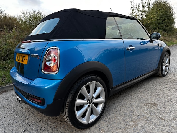 Used MINI Convertible 2011 for sale - 76226146: Photo 8