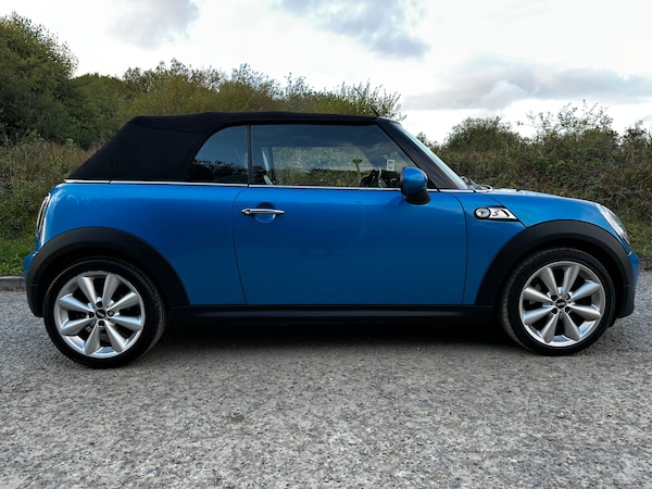 Used MINI Convertible 2011 for sale - 76226146: Photo 9