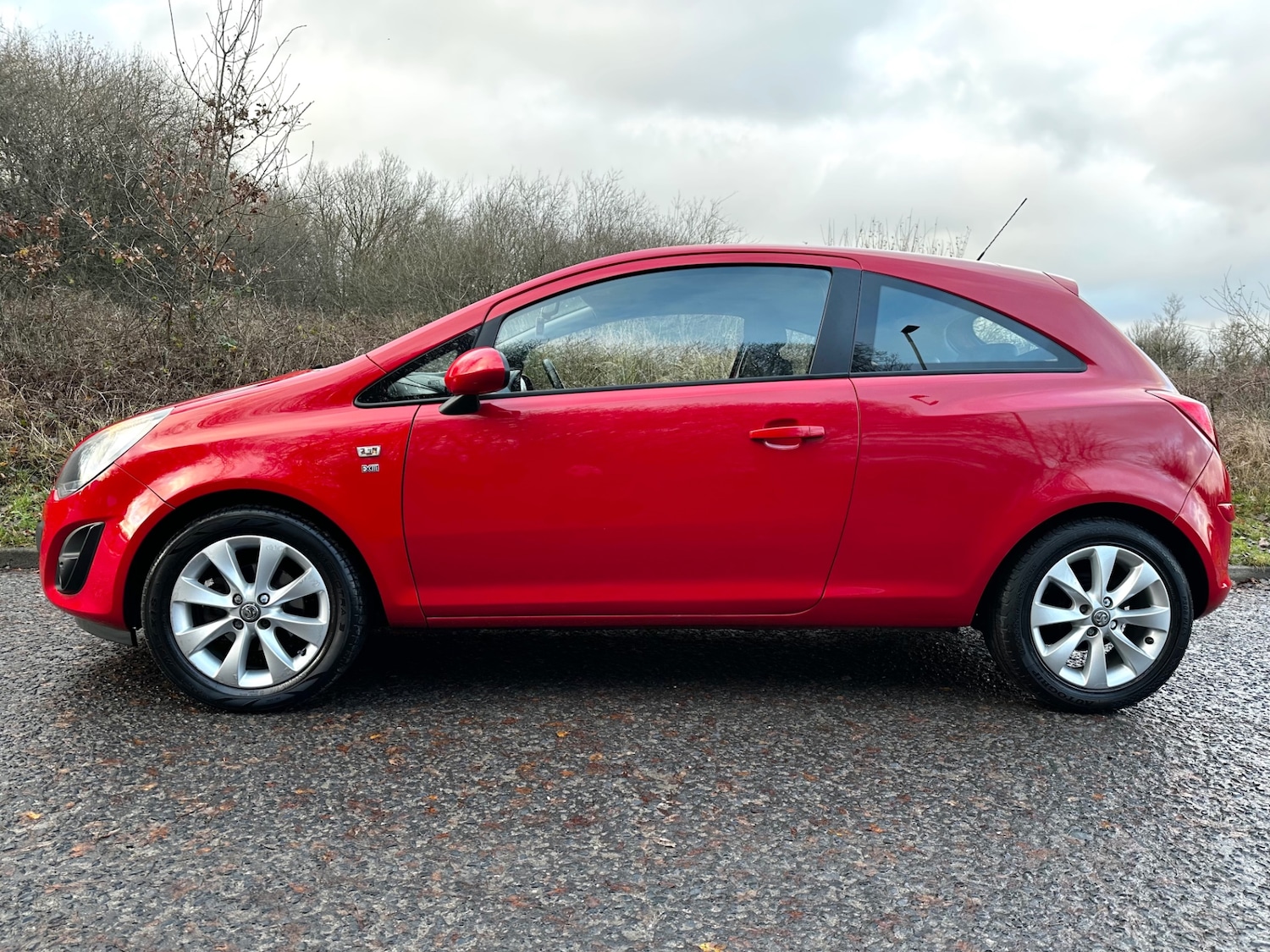 Used Vauxhall Corsa 2014 for sale - 77025180: Photo 2