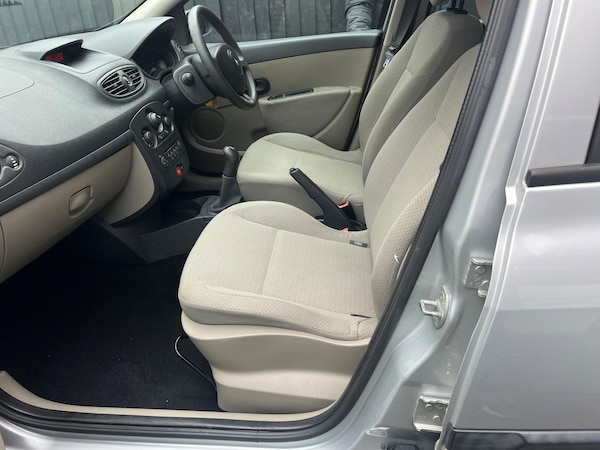 Used Renault Clio 2006 for sale - 76167408: Photo 6