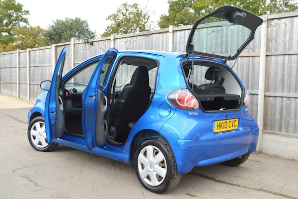 Used Toyota AYGO 2010 for sale - 76259592: Photo 12