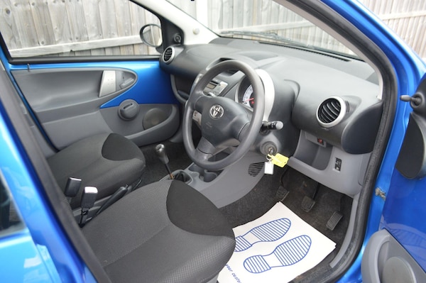 Used Toyota AYGO 2010 for sale - 76259592: Photo 15