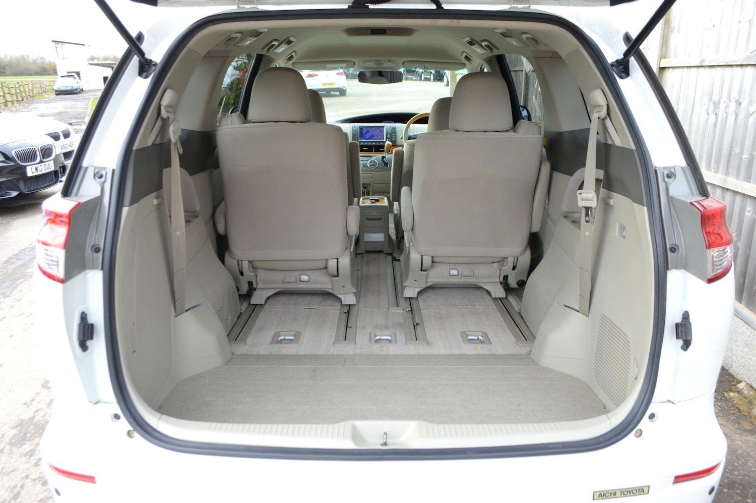 Used Toyota Estima 2026 for sale - 77633634: Photo 23