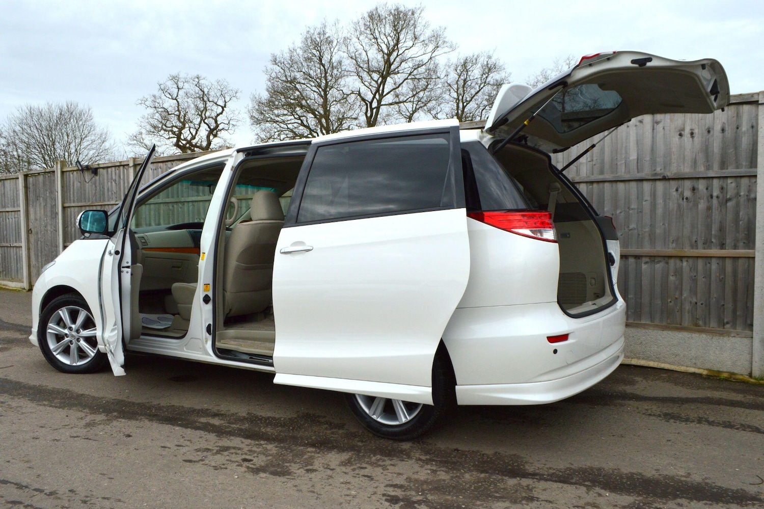 Used Toyota Estima 2026 for sale - 77633634: Photo 24