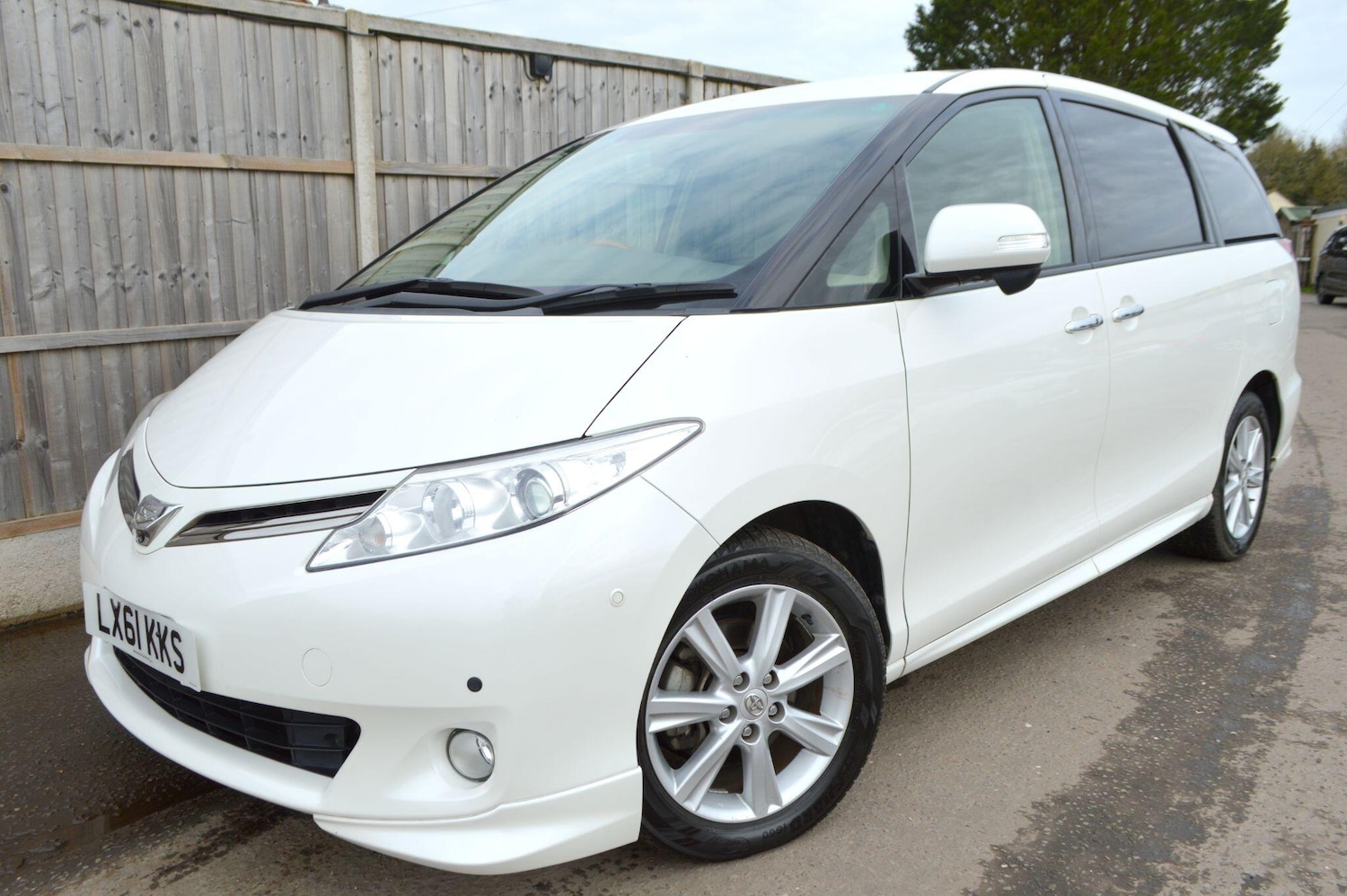 Used Toyota Estima 2026 for sale - 77633634: Photo 25