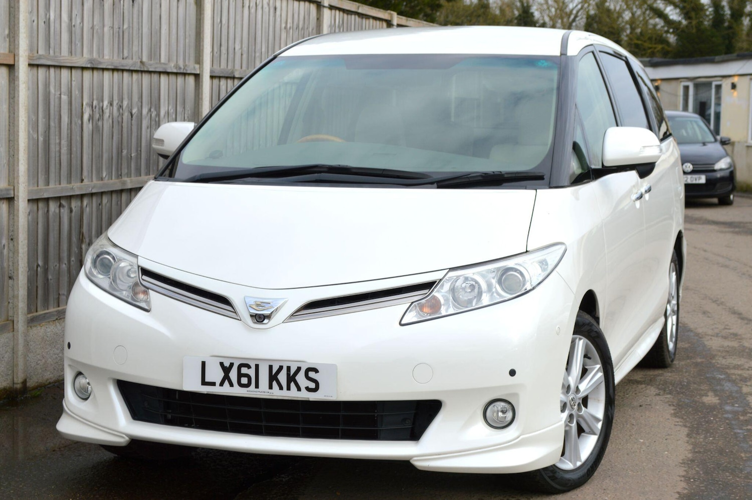 Used Toyota Estima 2026 for sale - 77633634: Photo 3