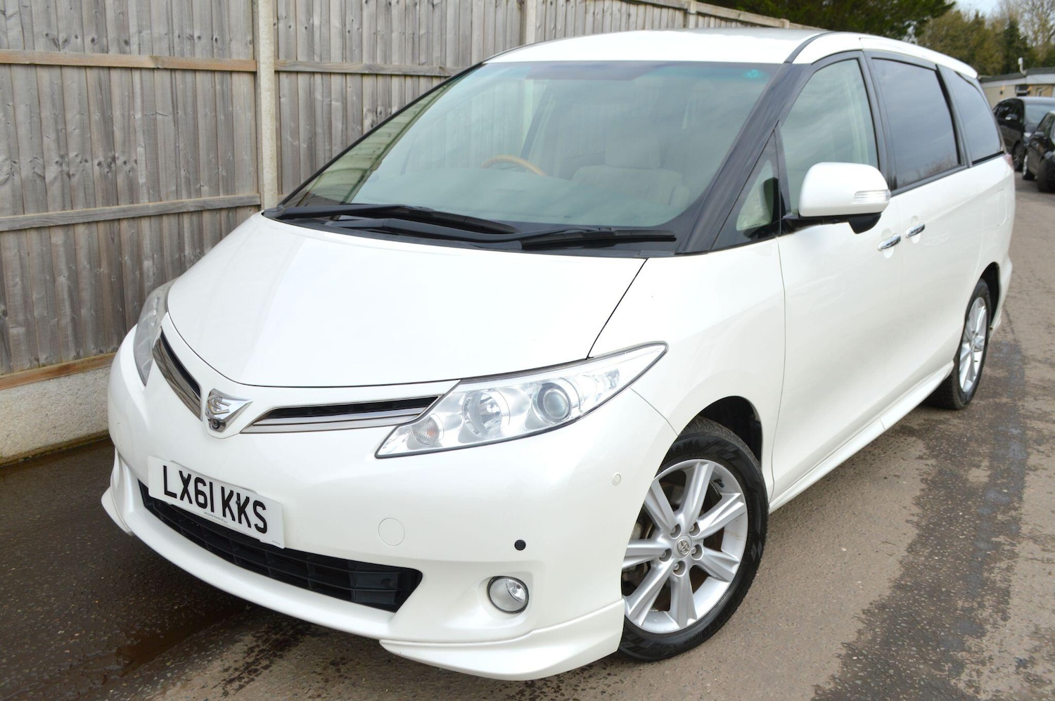 Used Toyota Estima 2026 for sale - 77633634: Photo 32