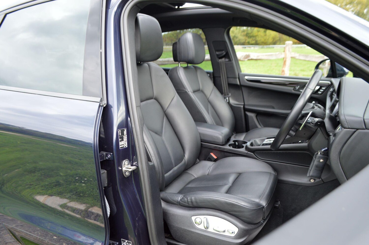 Used Porsche Macan for sale - 77343902: Photo 23