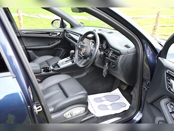 Used Porsche Macan 2022 for sale - 77343902: Photo