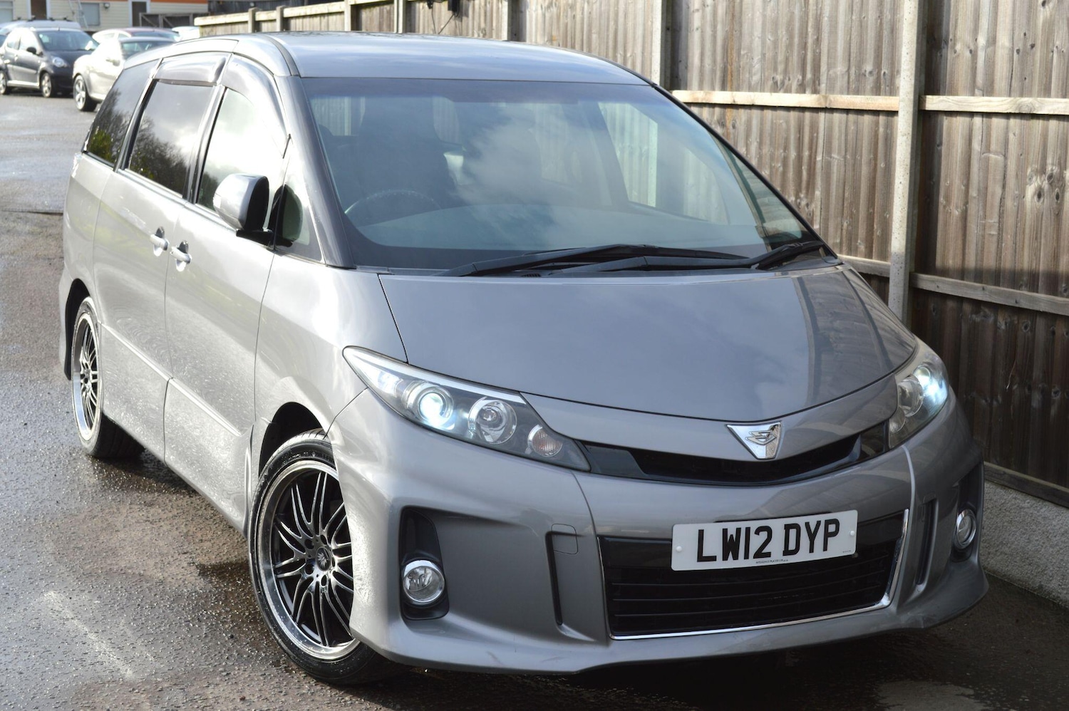 Used Toyota Estima 2026 for sale - 77305780: Photo 1