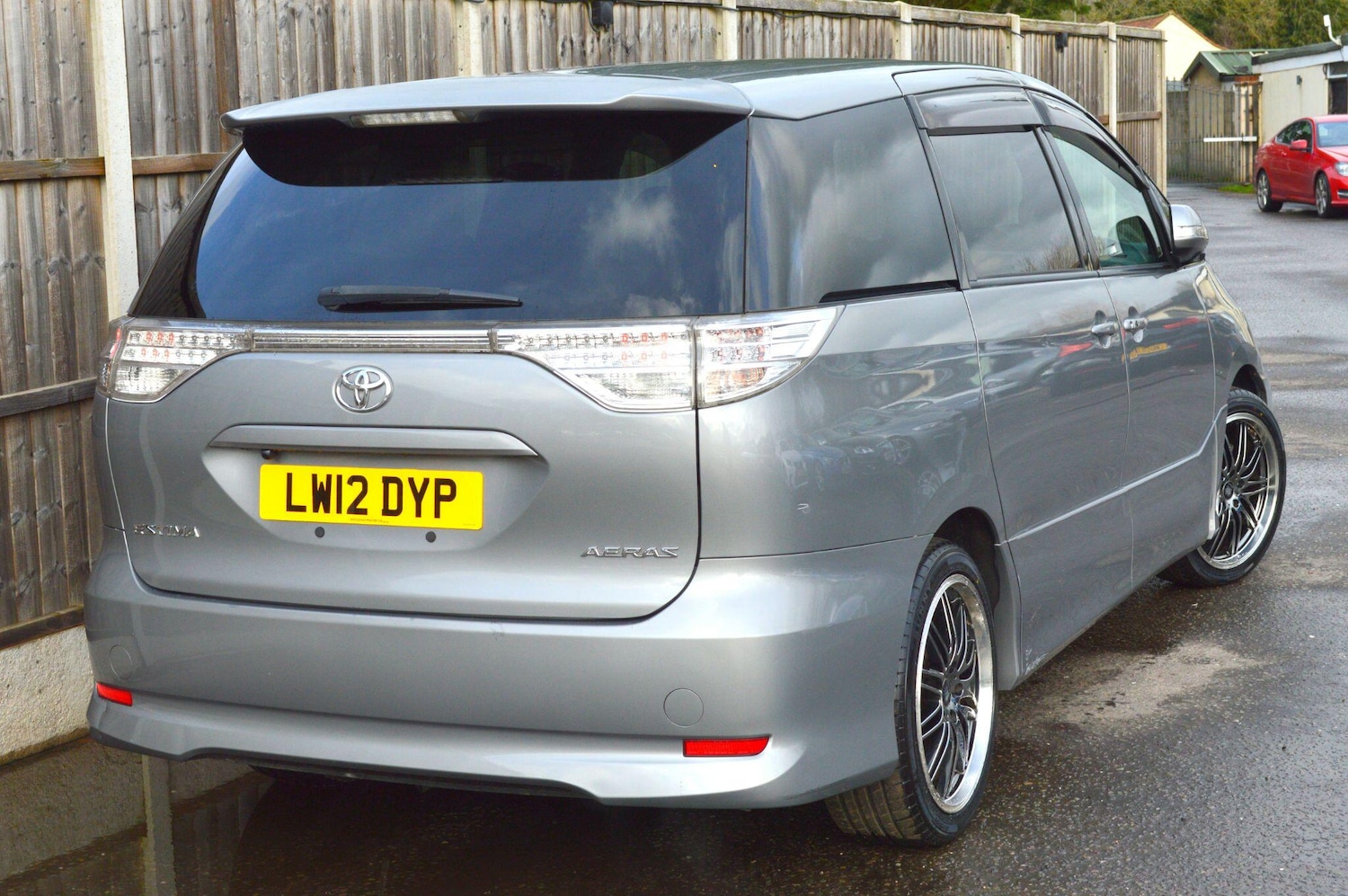 Used Toyota Estima 2026 for sale - 77305780: Photo 12