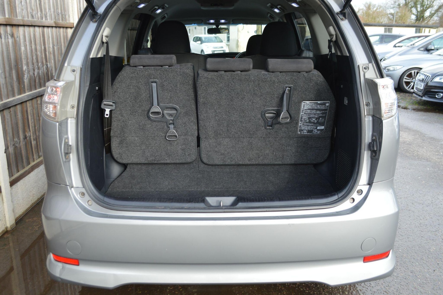 Used Toyota Estima 2026 for sale - 77305780: Photo 13