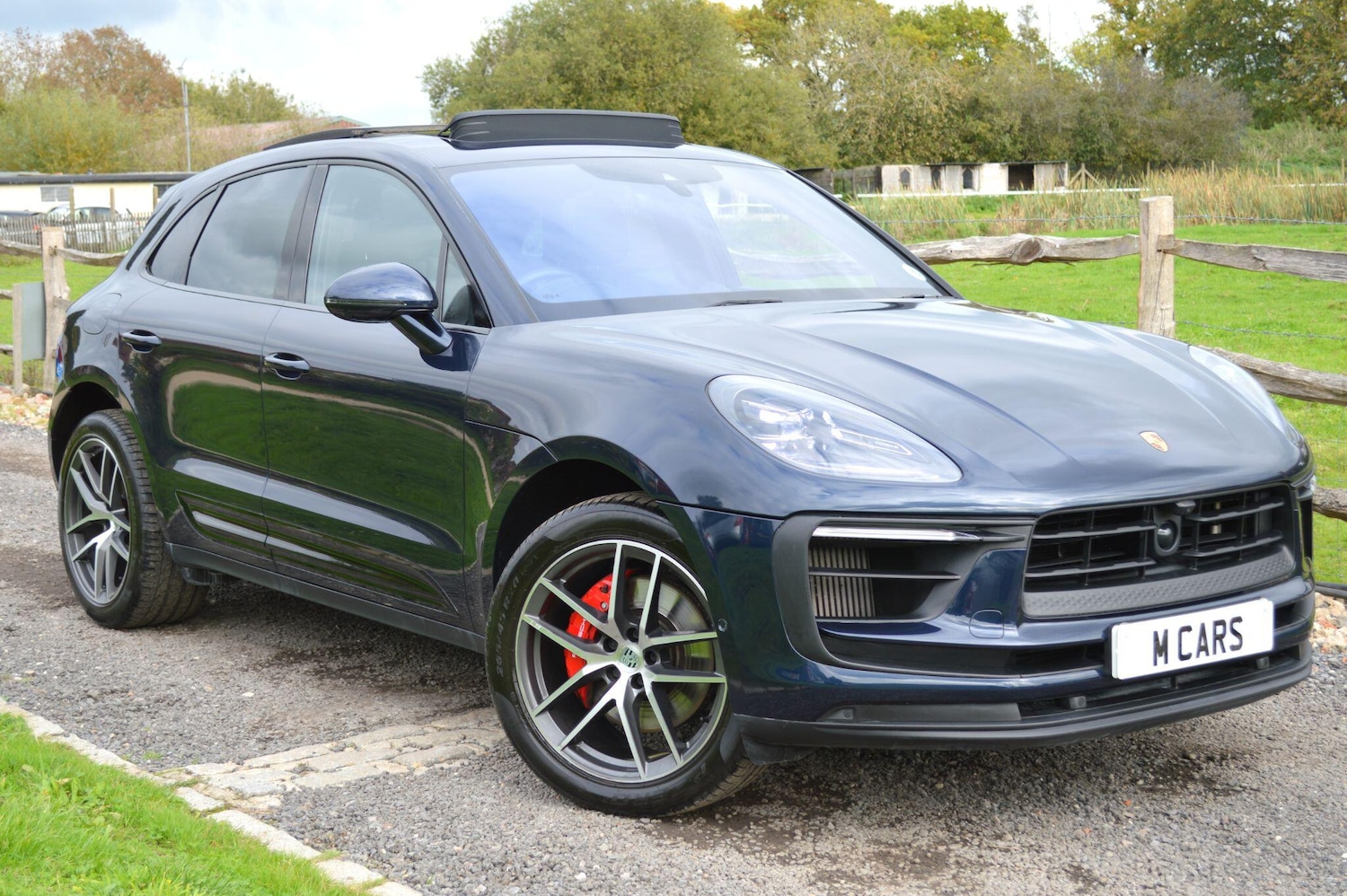 Used Porsche Macan 2022 for sale - 76295186: Photo 1