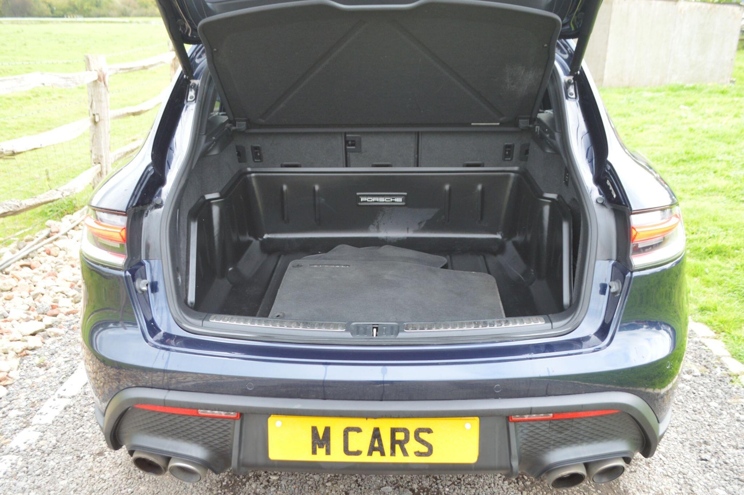 Used Porsche Macan 2022 for sale - 76295186: Photo 19