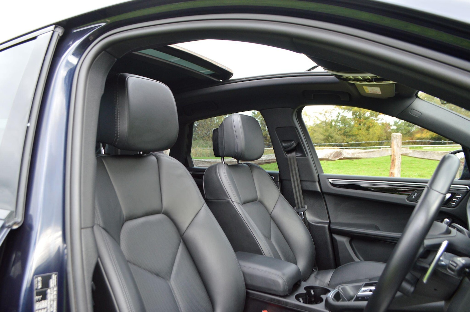 Used Porsche Macan 2022 for sale - 76295186: Photo 22