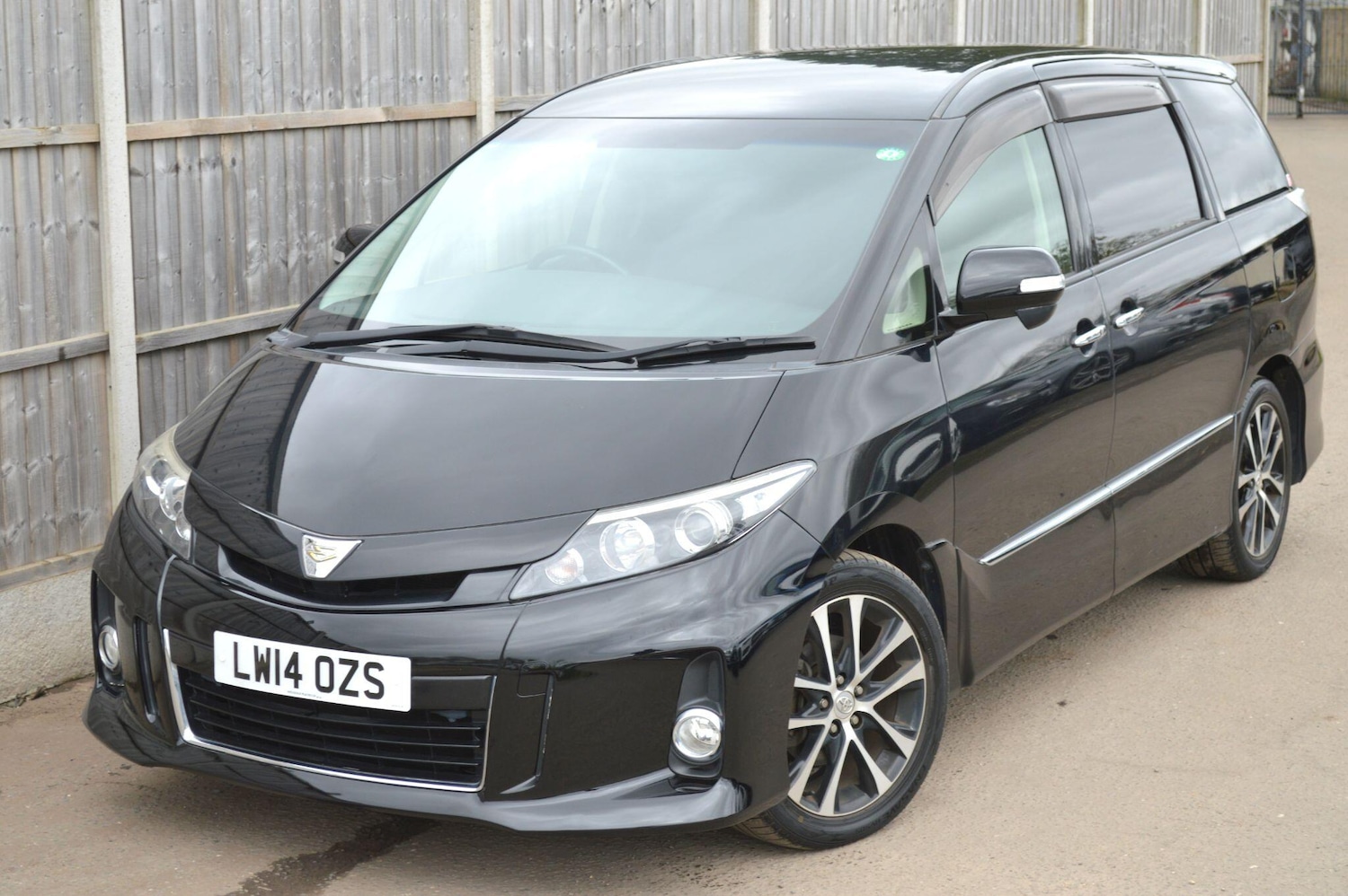 Used Toyota Estima 2026 for sale - 77696352: Photo 1