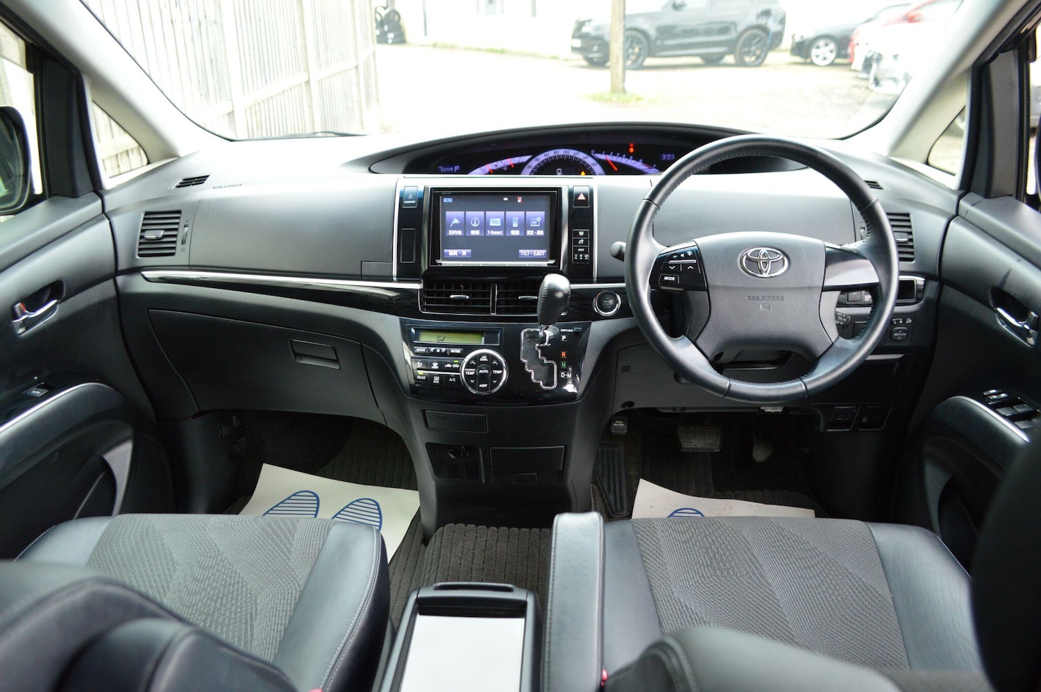 Used Toyota Estima 2026 for sale - 77696352: Photo 2