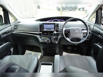 Used Toyota Estima 2014 for sale - 77696352: Photo