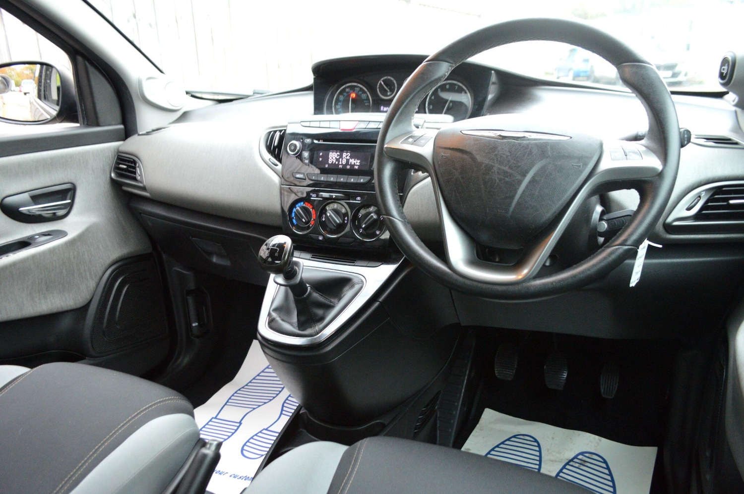 Used Chrysler Ypsilon 2014 for sale - 76512193: Photo 2